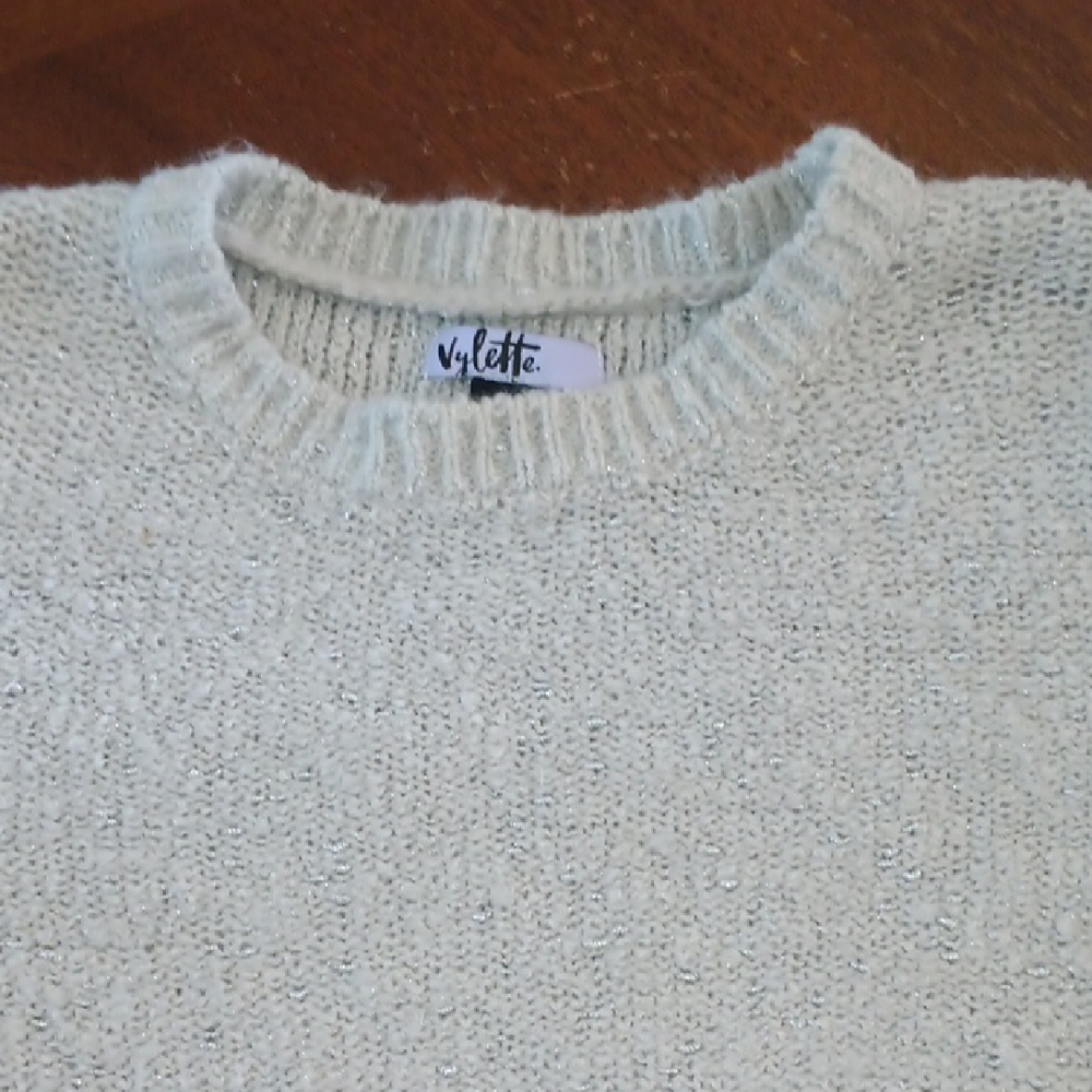 V. Lette Cream Sweater. #114